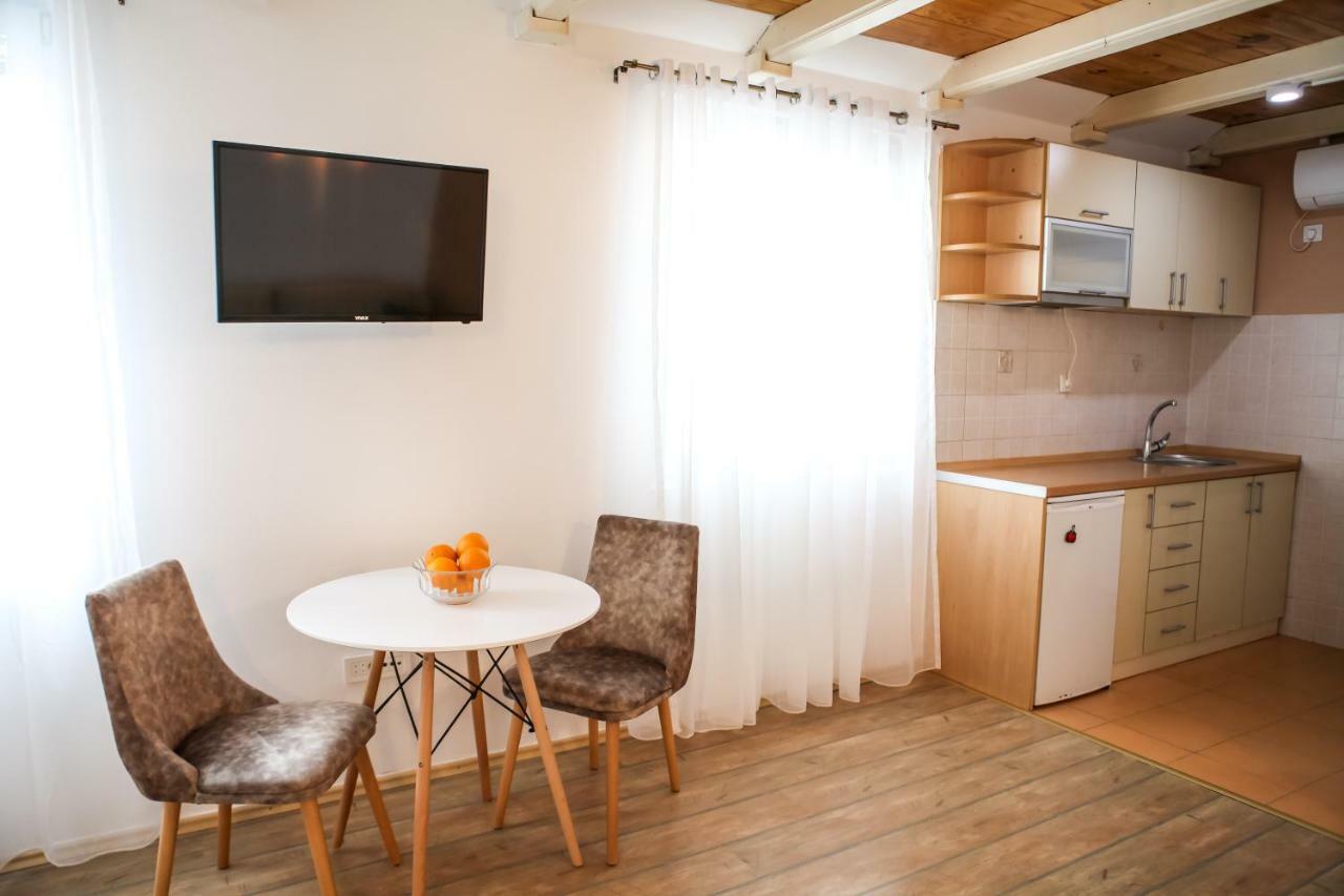 Sara Apartment Цетинє Екстер'єр фото